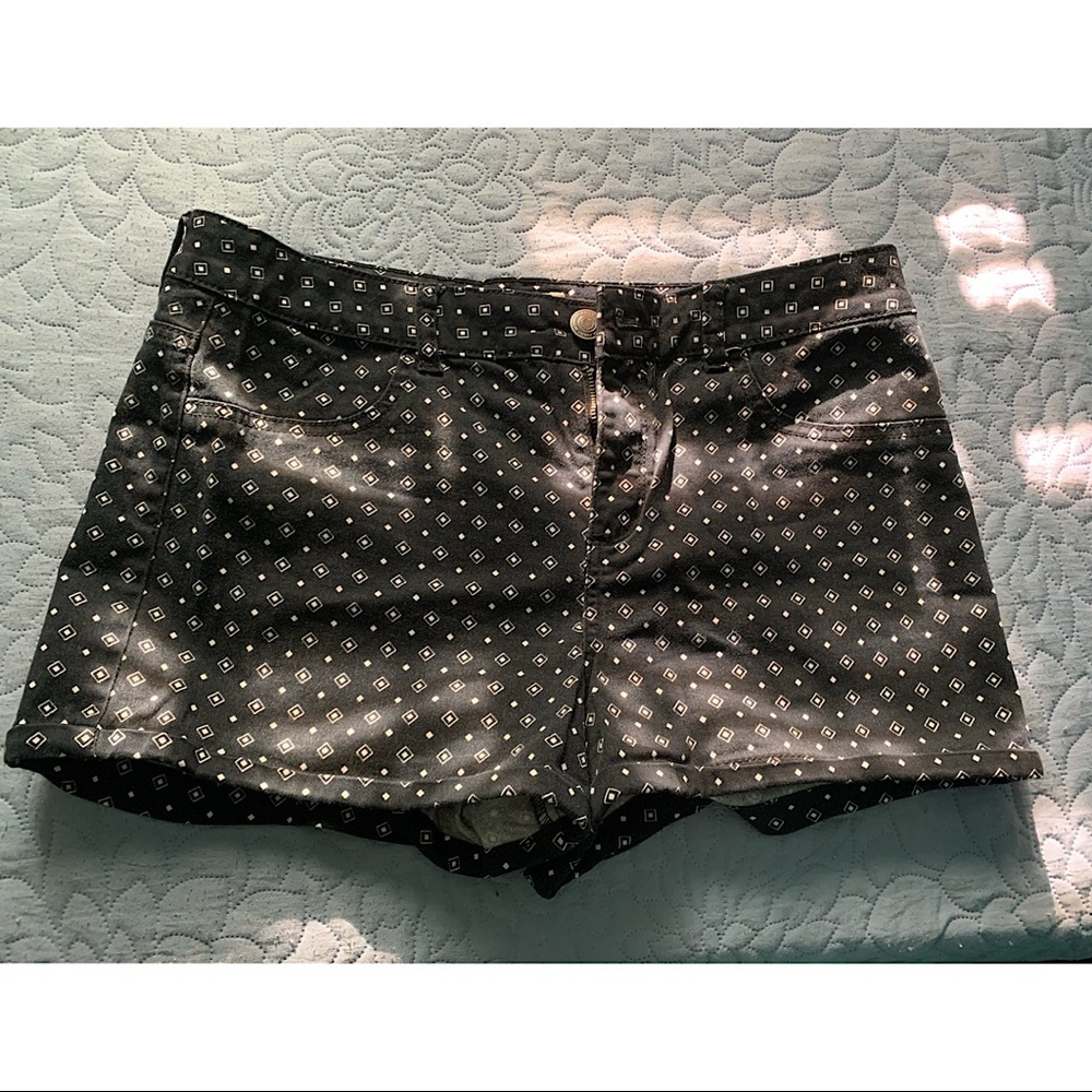 SO Black and White Shorts